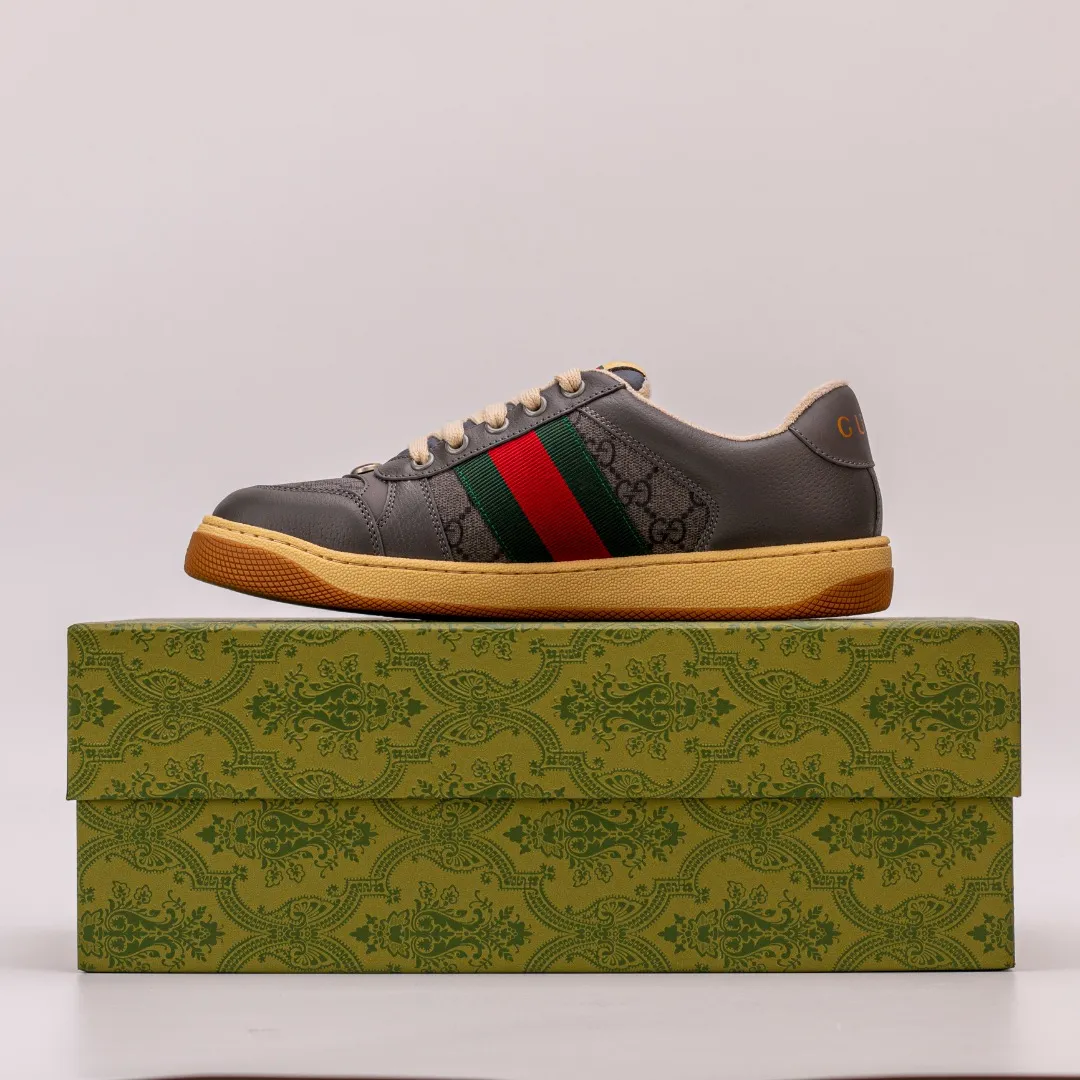 Factory price 580 [Higher version] GUCCI casual sports distressed small dirty shoes, polished cowhide fabric, hand-made distressed effect!  Original terry cloth, delicate, soft, comfortable and breathable. Privately molded steel-stamped two-color original TPU outsole (lower layer is wider, upper layer is narrower) to differentiate the wrong version of the outsole in the market. Fabric, material, outsole, detail comparison SIZE: 34-41, 38-45 regular size (women's 34, 41, men's 38, 45 customized, non-returnable and non-exchangeable) (women's colors and men's models need to be customized)